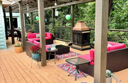Ellijay Cottage | The Hemingway - Cottage 1 @ Blue Cactus Cottages - it’s the BOMB!