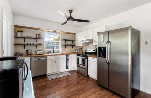 Largo House | The Hideaway | BBQ & Fenced Yard | Fast WIFI