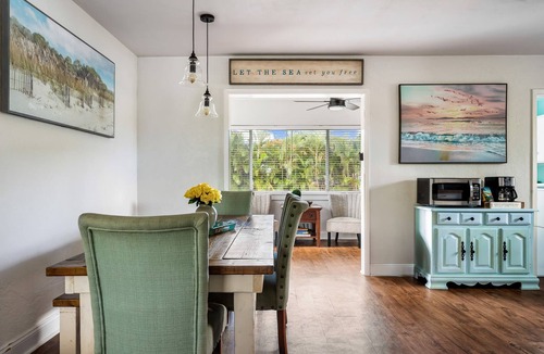 Largo House | The Hideaway | BBQ & Fenced Yard | Fast WIFI