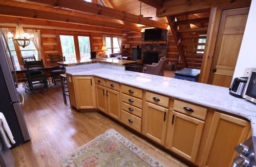 Cherokee Cabin | The Hilltop: 6 Minutes to Hiking, Casino & Golf