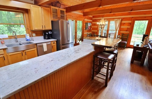 Cherokee Cabin | The Hilltop: 6 Minutes to Hiking, Casino & Golf