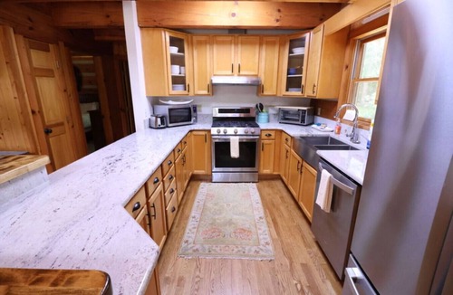 Cherokee Cabin | The Hilltop: 6 Minutes to Hiking, Casino & Golf