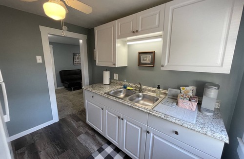 Valencia Terrace Cottage | The Historic McGregor Cottage