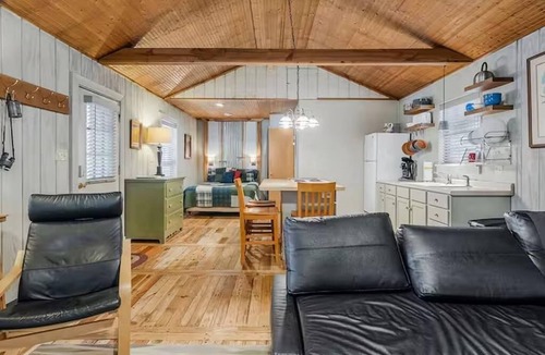Spencer Cabin | The Holly Cabin near Fall Creek Falls