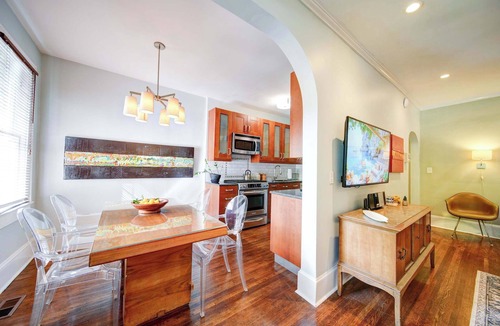Cherry Condo | The Home Collection: Historic Myers Park 2BR w/Screened Porch & Patio