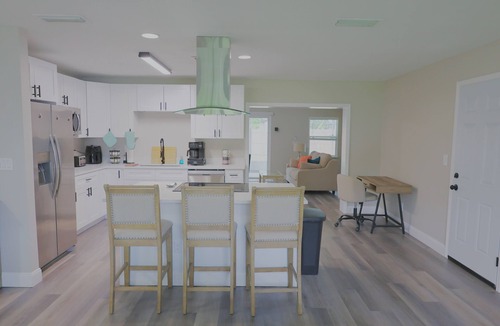 South Daytona House | The Honu Hideaway - 3-Bedroom modern home, sleeps 8, in sunny South Daytona