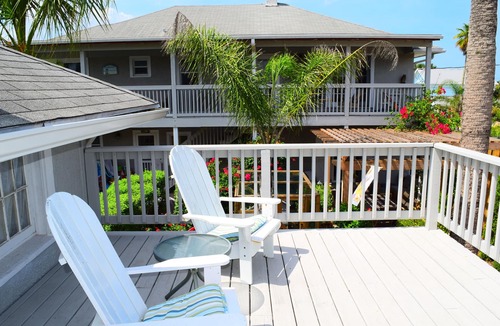 Boardwalk Apartment | The House On Crawford COTTAGE Historic House, Independent Apartment