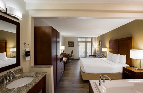 Sevierville Hotel | The Inn at Apple Valley, an Ascend Collection Hotel