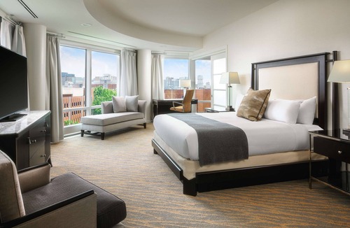 University City Hotel | The Inn at Penn, A Hilton Hotel