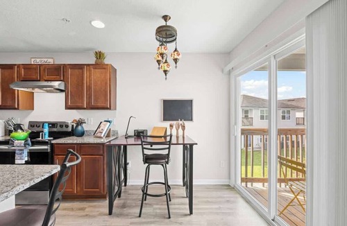 Southside Apartment | The Jax Escape | Team Joseph Ellen