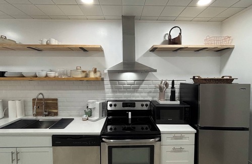 Kedron House | The Lair @ Greens Mill -20% discount for 28+ days