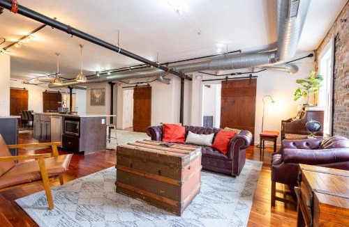 Center City East Apartment | The Liberty Suite Residence Near Liberty Bell