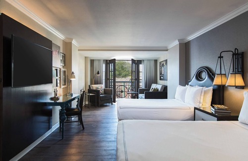 Charleston Historic District Hotel | The Lindy Renaissance Charleston Hotel