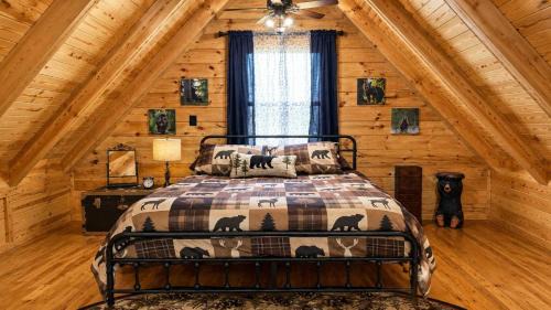 Claypool Hill House | The Little Deer Cabin - Hot Tub Stone Fireplace
