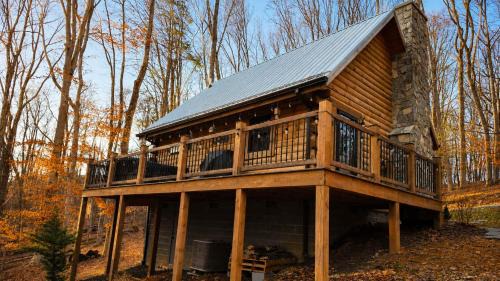 Claypool Hill House | The Little Deer Cabin - Hot Tub Stone Fireplace