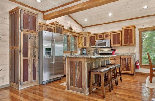 Mineral Bluff Cabin | The Lookout at Blue Ridge/Pet Friendly