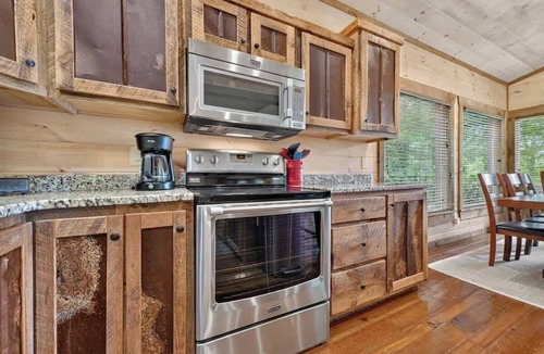 Mineral Bluff Cabin | The Lookout at Blue Ridge/Pet Friendly