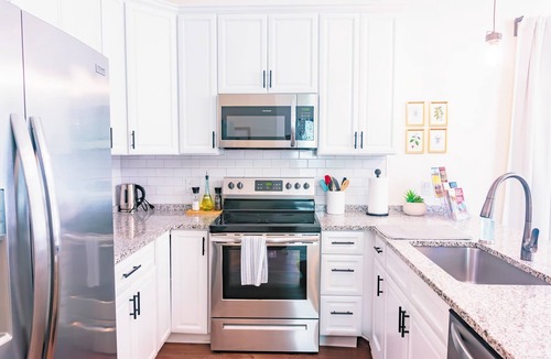 Pleasant Street House | The Lotus Suite. Newly Built, Upscale, Central