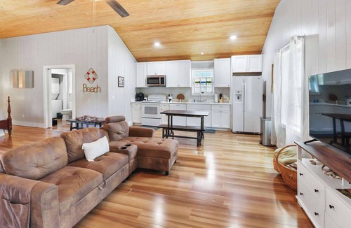 Daufuskie Island Apartment | The Low Country Loft- Comfy 1BDRM Loft-4 Pass Golf Cart Included