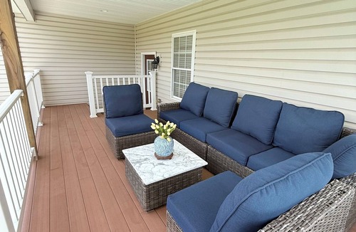 Urbana House | The Luxe Lounge & warm welcome
