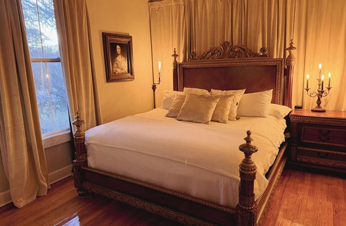 Abbeville Bed & Breakfast | The Majesty Room at The Deodara