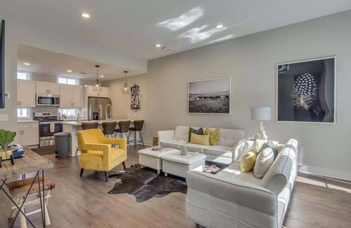 Historic Waverly House | The Marigold - Walkable to Food and Shops