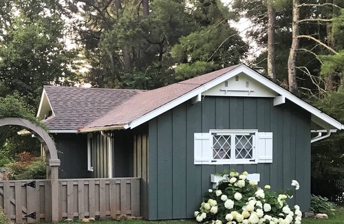 Waynesville Cottage | The Mayor's Cottage - Cozy cottage in downtown with easy access to everything