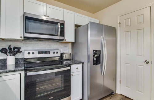 Northwest Pensacola House | The Memphis - 🐶Dog Friendly, Near Fairgrounds