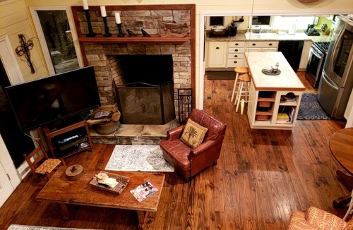 Highlands Cabin | The MillStone Cabins *Highlands 2 Cabins on Fly Fishing River