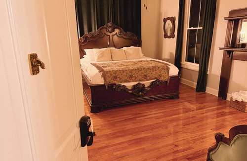 Abbeville Bed & Breakfast | The Monarch Room at The Deodara