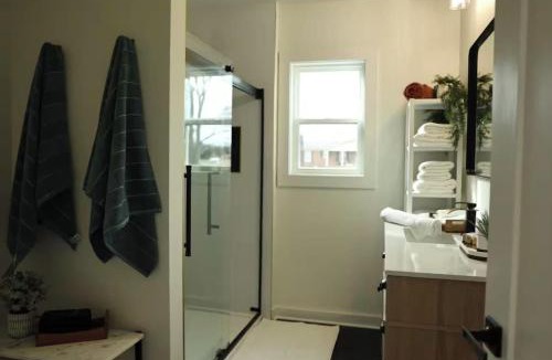 Spring Hill House | The Music Box - 13 acre Farm Tiny House