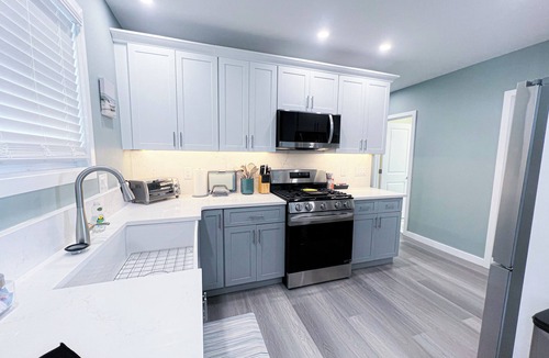 A-Zone House | The Nest: Charming 3-bedroom house in Brigantine~Steps to Beach!