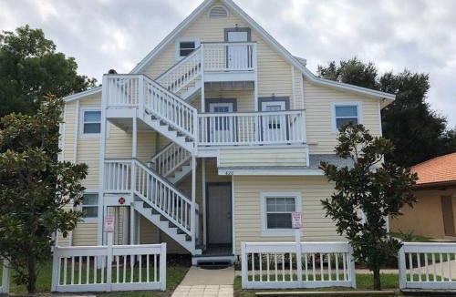 Downtown Dunedin Apartment | The Nest Downtown Dunedin NO KIDS, NO PETS