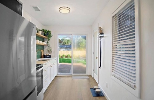 St. Petersburg House | The Nook at St Pete - Near Beach+Downtown! Backyard oasis + firepit.