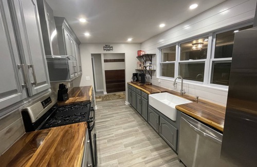 Ashley Oaks House | The Oak at Windrock- cozy farmhouse on 2 acres