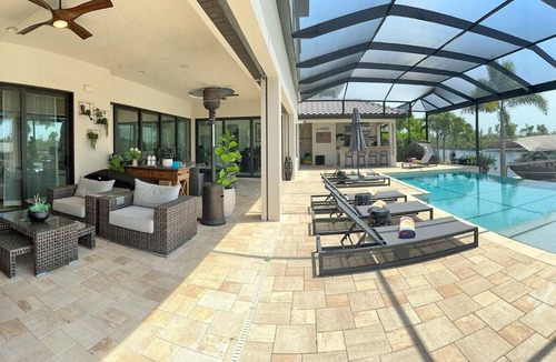 Peninsula Point House | The One: Modern Style Prime Home, West Exposure, WOW View +Sunset@Spreader Canal