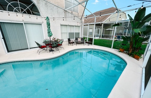 Lake Davenport Estates House | The Orlando Bungalow: WITH POOL! Spacious Home Only 15 Minutes to Disney World!