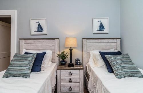 East Lake Morton House | The Osceola Historic District Charm - 10 Minute Walk to FSC & Downtown Lakeland