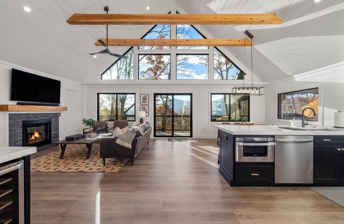 Maggie Valley Cabin | The Overlook/Gorgeous Views/Hot Tub/Game Room/Bar