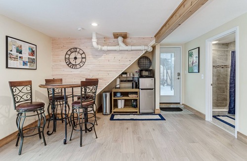 Lakeland House | The Palm Lake Hollingsworth Luxury Family Retreat