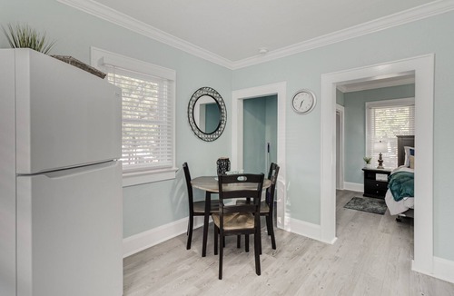 Lakeland House | The Palm Lake Hollingsworth Luxury Family Retreat