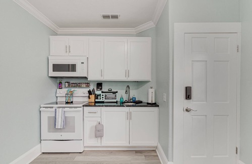 Lakeland House | The Palm Lake Hollingsworth Luxury Family Retreat