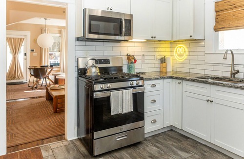 Old Seminole Heights House | The Palms Bungalow - Tampa getaway w/Paddle board. Pet-friendly!