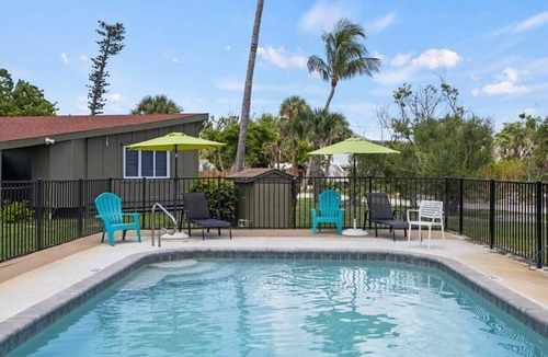 Sanibel House | The Palms Cottage Three- A Green Haven on Sanibel's East End
