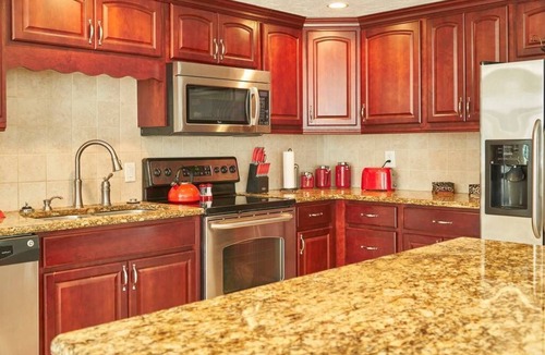 Riverview Estates House | The Palms-Private Heated Pool, Hot Tub, Private backyard-5mi to beach