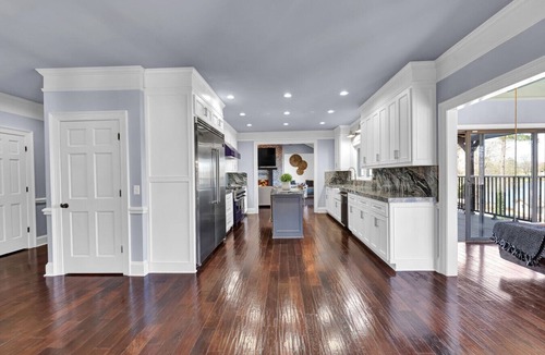 Macon House | The Peach State Lakehouse | Sleeps up to 18