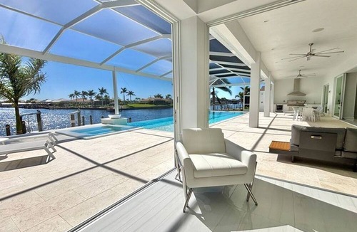 Pelican Apartment | The Pearl, United States