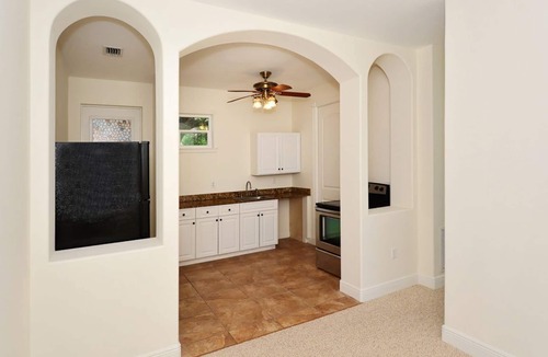 Gillespie Park Apartment | The Perfect Apartment to Explore Downtown