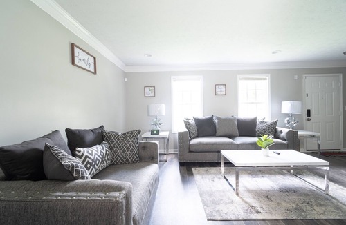 Riverdale House | The Perfect COZY Home Away From Home