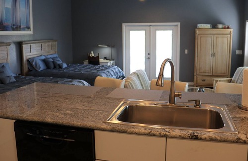 Edgewater Cottage | The Perfect Lakefront Cottage near New Smyrna Beach